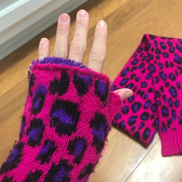 Cute scarf and mitten set!! - Picture 2 of 2